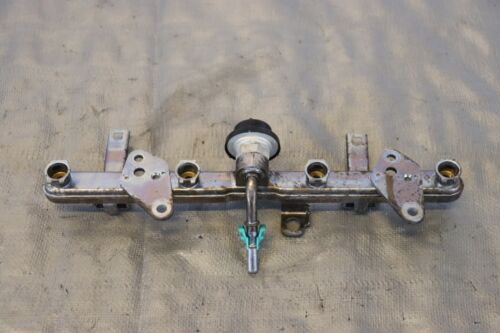 Used Honda S2000 Engine Fuel Rail - Image 5