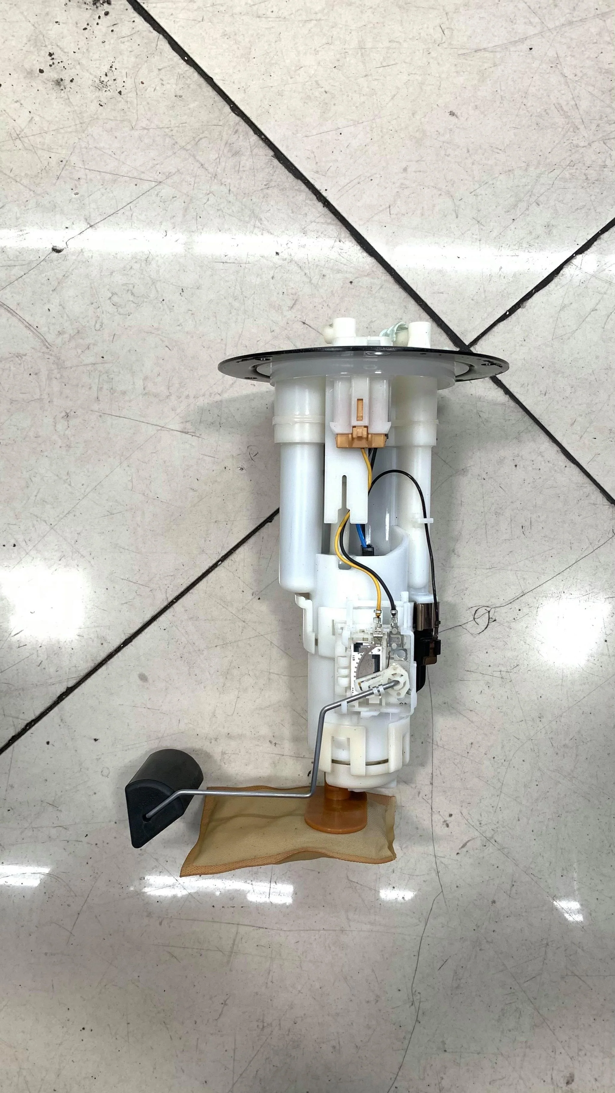 Used Honda S2000 Fuel Pump Sending Unit - Image 2