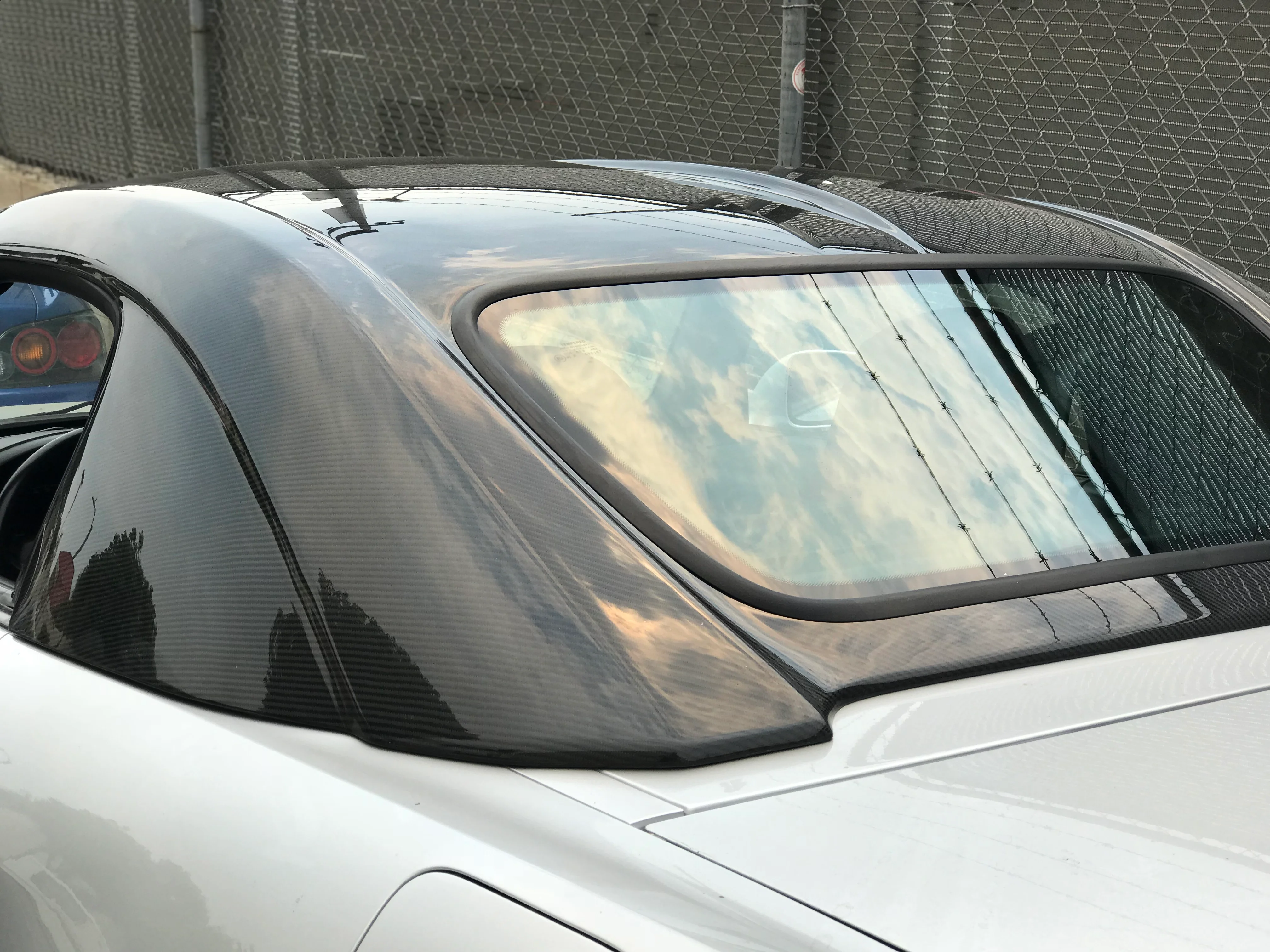 ViS Racing 00-09 S2000 (Mugen) Carbon Hardtop w/ Tempered Glass - Image 6